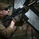 Latarka taktyczna Olight Odin S Desert Tan z montażem - 1500 lumenów
