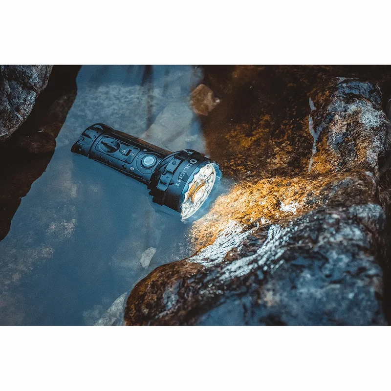 Latarka akumulatorowa Olight Marauder 2 Cool White z funkcją powerbanku - 14000 lumenów, zasięg 800 m