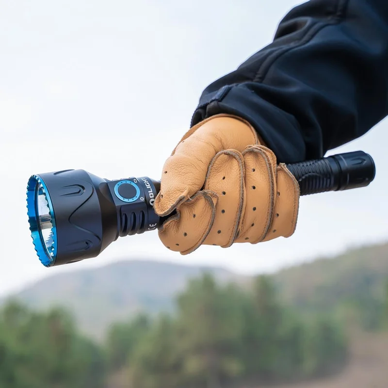 Latarka taktyczna Olight Javelot Pro 2 Czarna - 2500 lumenów