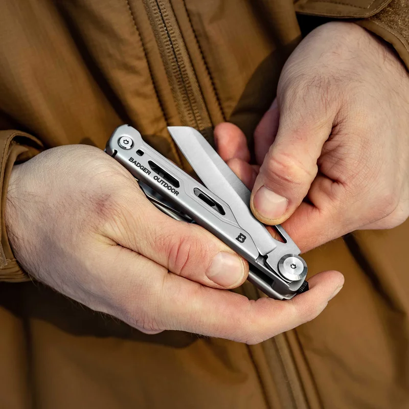 Nóż kieszonkowy wielofunkcyjny Badger Outdoor Spike