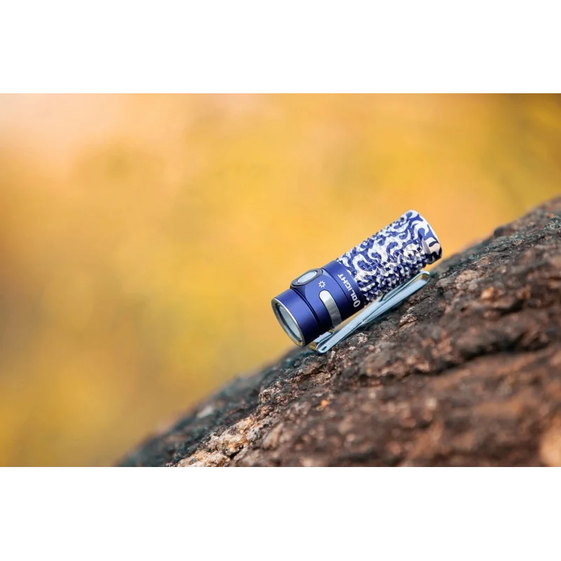 Latarka akumulatorowa Olight Baton 4 Blue Phantom - 1300 lumenów