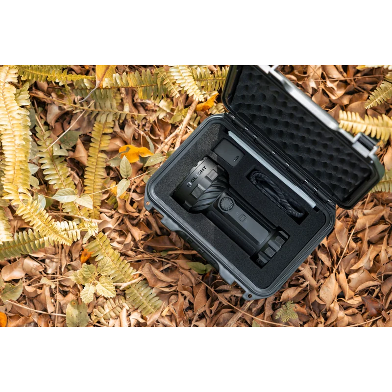 Latarka akumulatorowa Olight Marauder 3 z funkcją powerbanku, 25000 lumenów, zasięg 1050 m - czarna