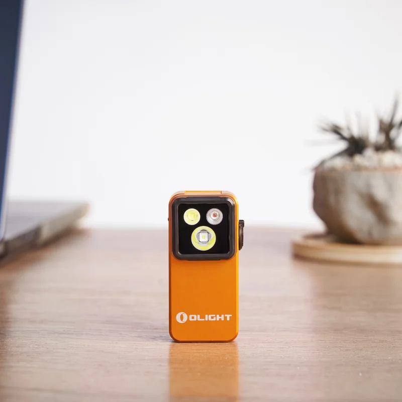 Latarka akumulatorowa Olight Oclip 2 Pro 530 lumenów - pomarańczowa