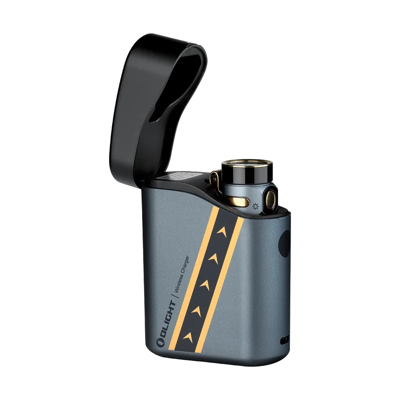 Latarka Olight Baton 4 Premium Edition Fighter Pilot z bezprzewodowym etui ładującym - 1300 lumenów