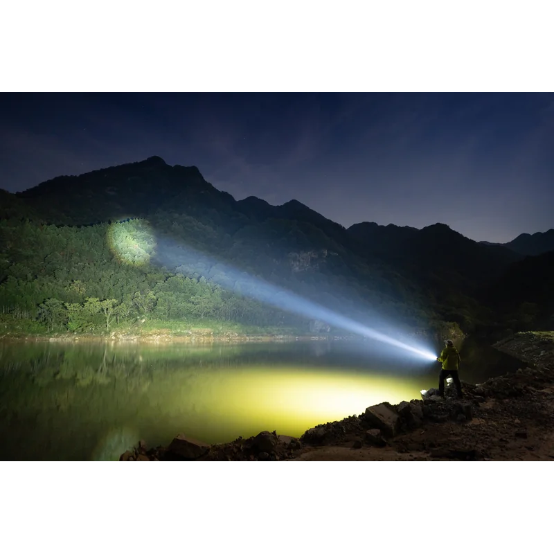 Latarka akumulatorowa Olight Marauder Mini 2 Orange - 10000 lumenów, zasięg 750 m