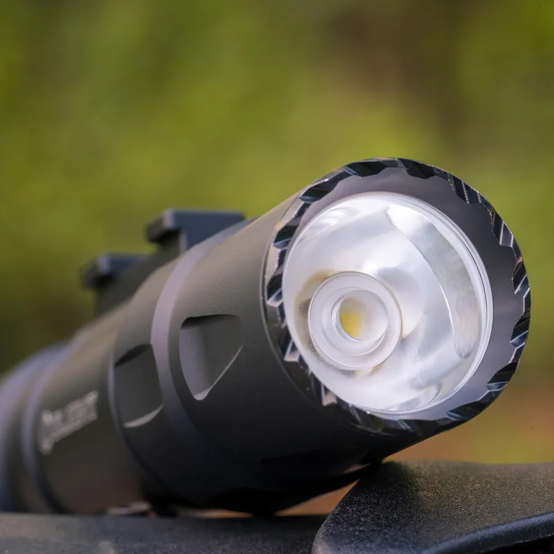 Latarka taktyczna Olight Odin S Matte Black z montażem - 1500 lumenów