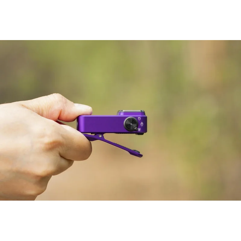 Fioletowa latarka akumulatorowa Olight Oclip Pro - 500 lumenów