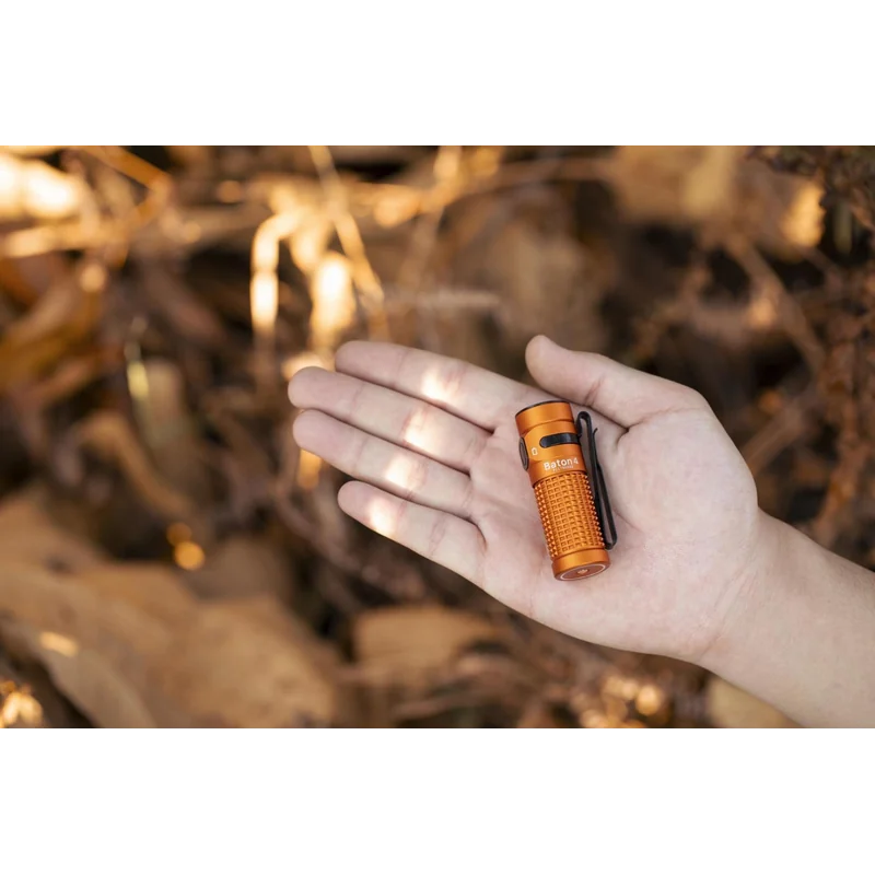 Latarka akumulatorowa Olight Baton 4 Orange - 1300 lumenów
