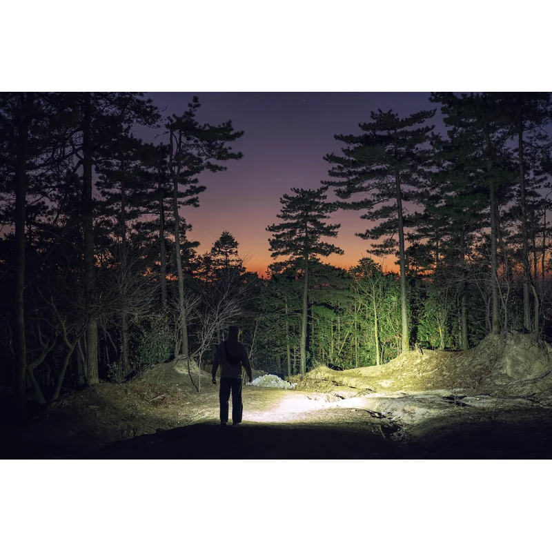 Latarka Olight Baton 4 Pro Pomarańczowa - 1600 lumenów