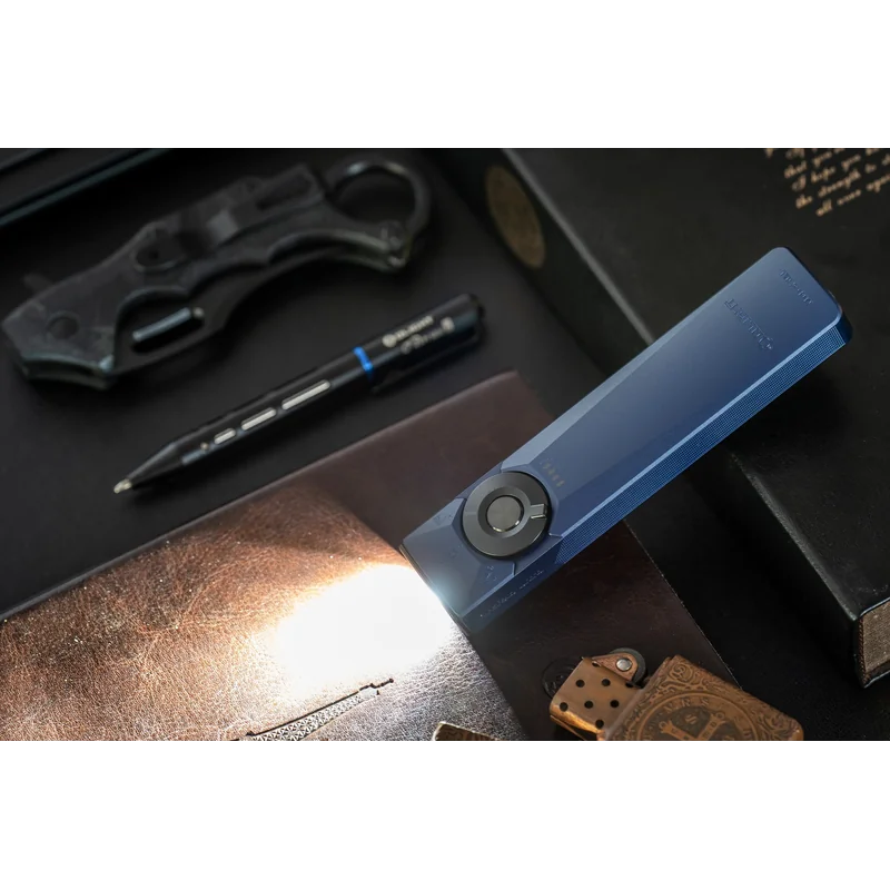 Latarka Olight Arkfeld Ultra UV Cool White Navy Blue z wskaźnikiem laserowym - 1400 lumenów