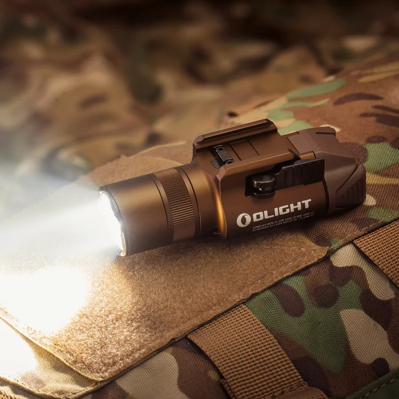 Latarka z celownikiem laserowym Olight BALDR Pro R Desert Tan - 1350 lumenów, zielony laser