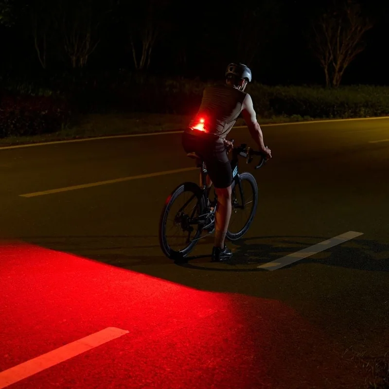 Latarka Olight Oclip 2 Ultra Premium Amber Orange - 580 lumenów